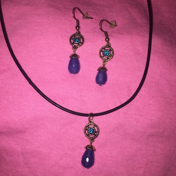 🆕Pretty blue pendant w/earrings leather cord NWT - Picture 7 of 8